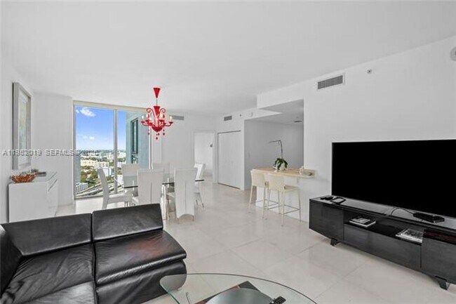 Building Photo - 90 SW 3rd St