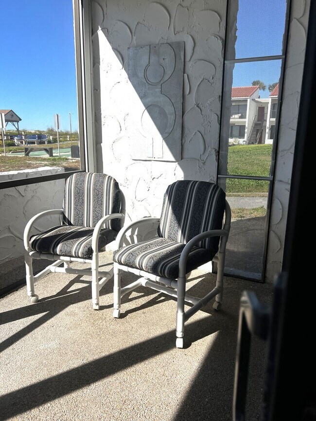 Building Photo - Beautifully updated - 2BR/2BA Villa on Venice Island