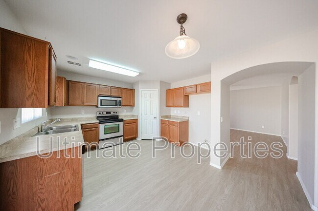 Building Photo - 21532 W Durango St