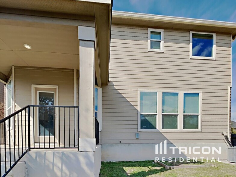 Building Photo - 1314 Hummingbird
