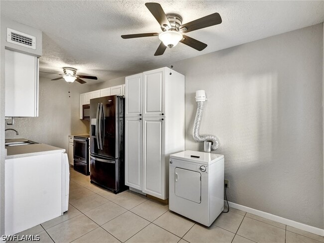 Building Photo - 4621 Bayshore Dr