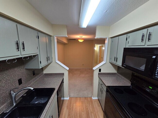 Primary Photo - 5669 Birchmont Dr