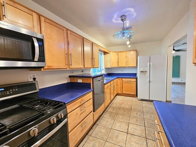 Building Photo - A charming 3-bedroom, 2-bathroom house in ...
