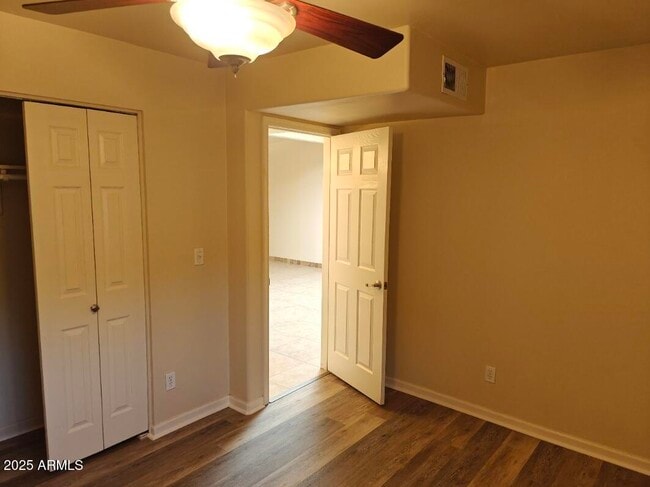 Building Photo - 8428 E Malcomb Dr