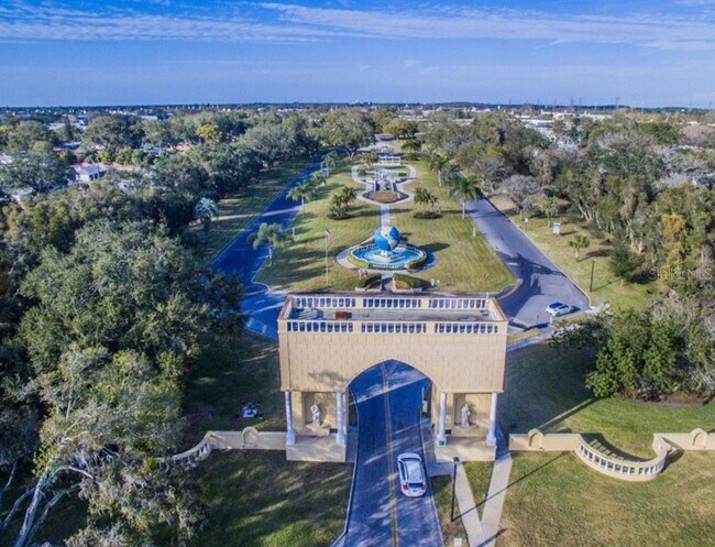 Building Photo - 2464 Australia Way E