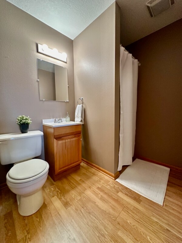 Building Photo - 9815 Biscayne Dr