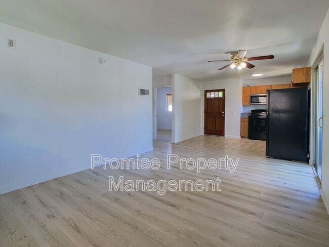 Building Photo - 540 65th St
