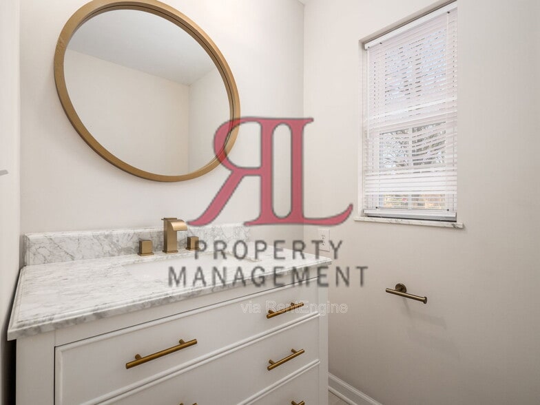 Building Photo - 85 Eastmoor Blvd