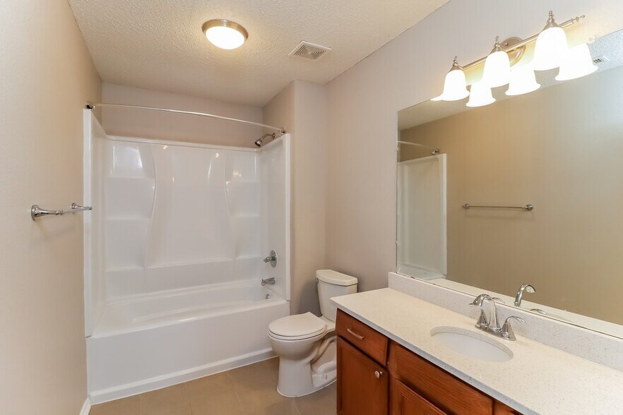 Building Photo - 8128 Twin Oaks Trail