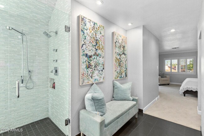 Building Photo - 5822 N Scottsdale Rd