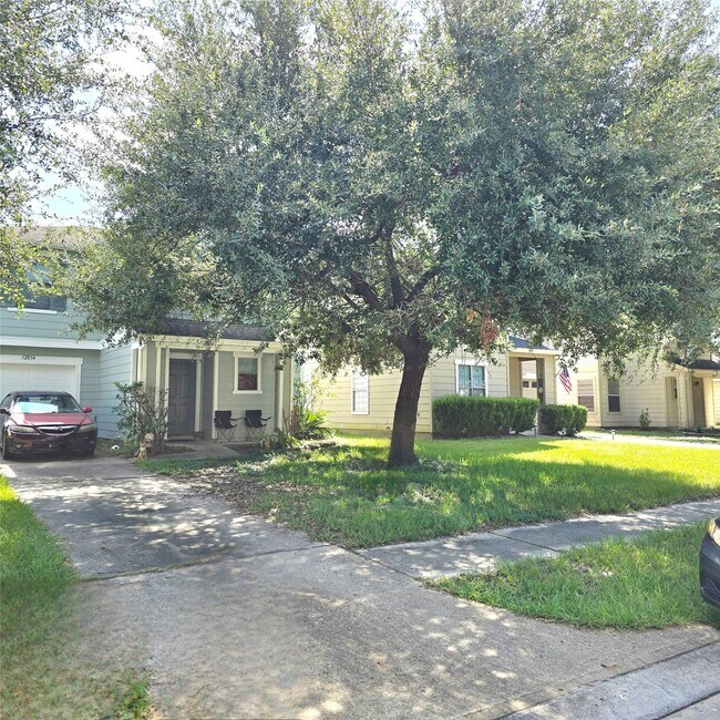 Building Photo - 12034 Madison Oak St