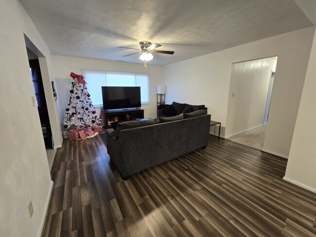 Building Photo - 3229 Bruno Dr