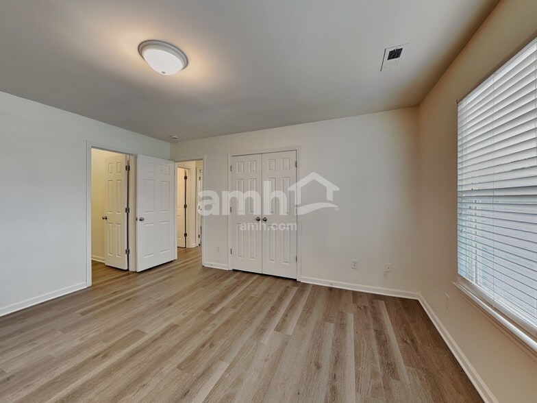 Building Photo - 1516 Clover Ridge Ct