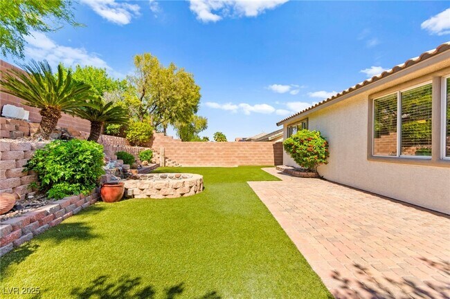 Building Photo - 11764 Golden Moments Ave
