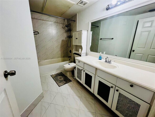 Building Photo - 771 SW 148th Ave