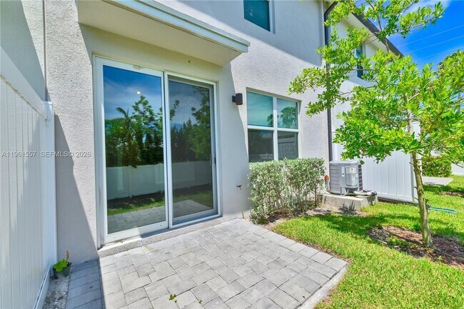 Building Photo - 3506 Joshua Tree St