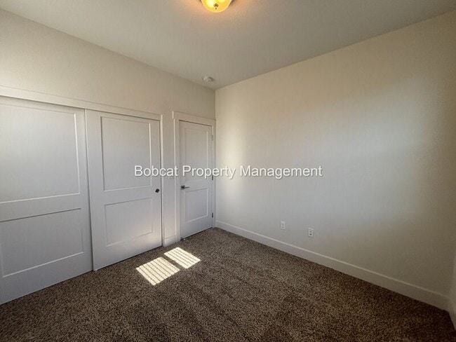 Building Photo - 1287 Grove St