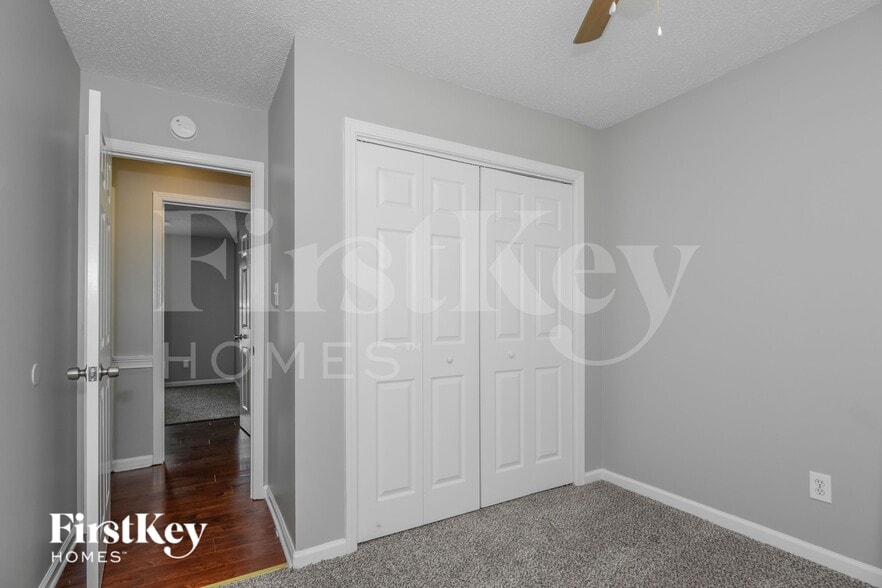 Building Photo - 835 Millon St