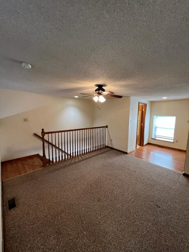 Building Photo - 2-Story, One Bedroom Loft Townhome AVAILABLE JUNE 2026 - Wernersville, PA