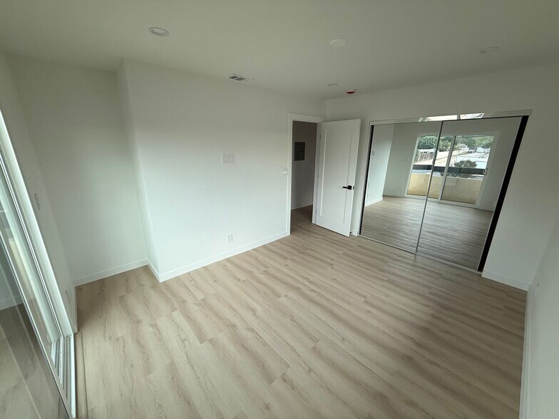 Building Photo - 14818 Astoria St