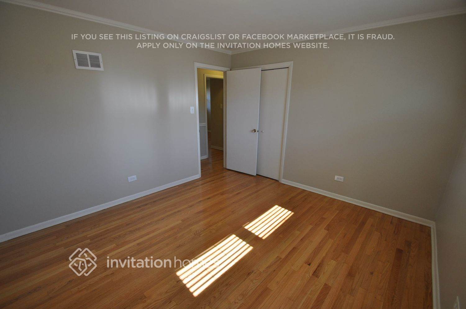 Building Photo - 7653 W 105th St