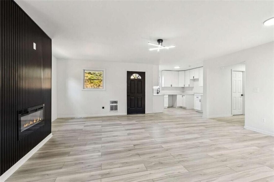 Building Photo - 597 Paper Mill Rd