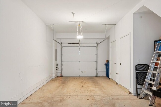 Building Photo - 11225 Beaker St