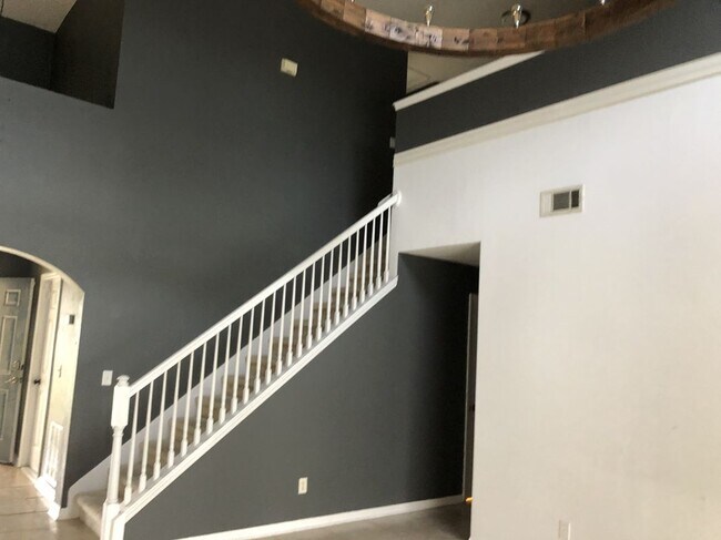 Building Photo - 6520 Lake Gloria Shores Blvd