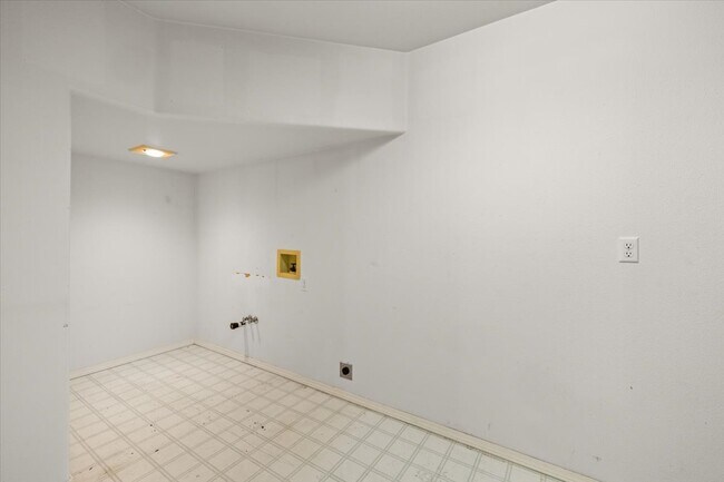 Building Photo - 4388 Innsbruck Ridge