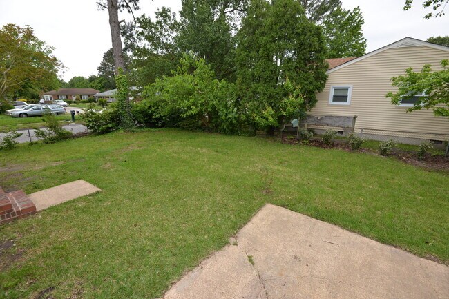 Building Photo - 6101 Tradewinds Ct