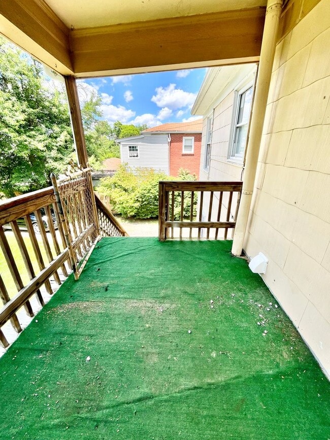 Building Photo - 4840 Southside Dr
