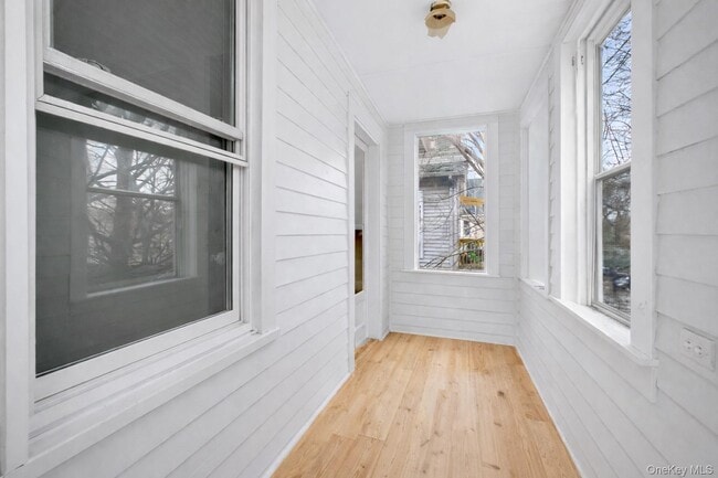 Building Photo - 148 Winnikee Ave