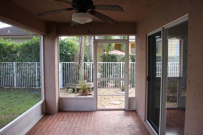 Building Photo - 1084 Golden Cane Dr