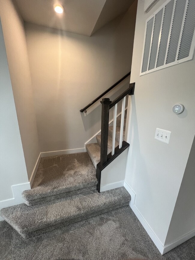 Building Photo - Exceptional 3-Level Corner Unit Townhome w...