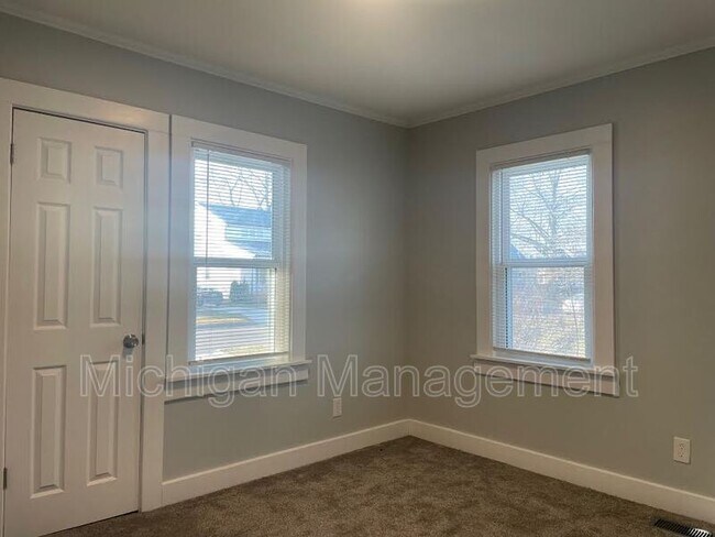 Building Photo - 3738 Edgar Ave