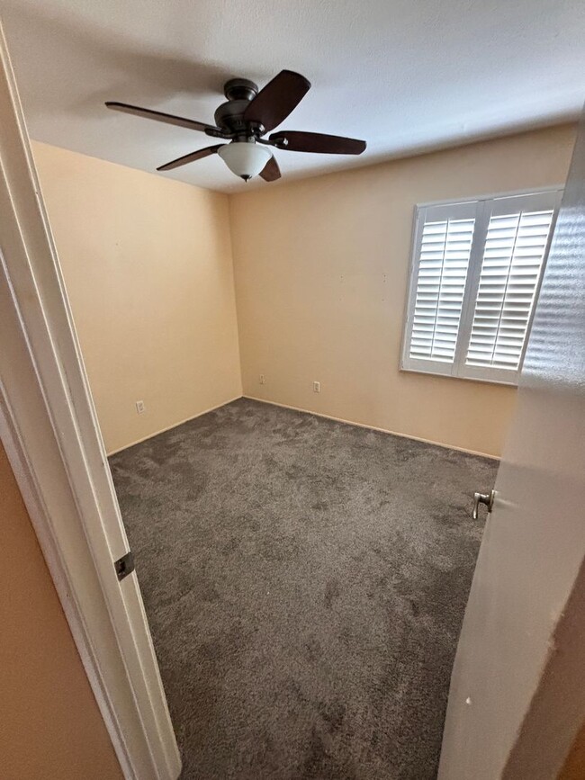 Building Photo - 2BD/2BA TOWNHOUSE FOR RENT IN CLAIREMONT! ...