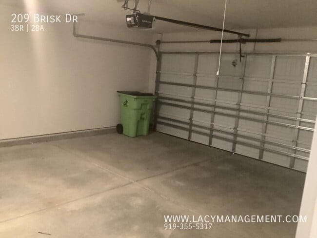 Building Photo - 209 Brisk Dr