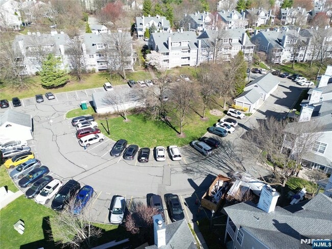 Building Photo - 1120 Hyde Park Ct