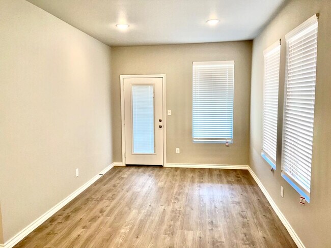 Building Photo - 7729 96th St