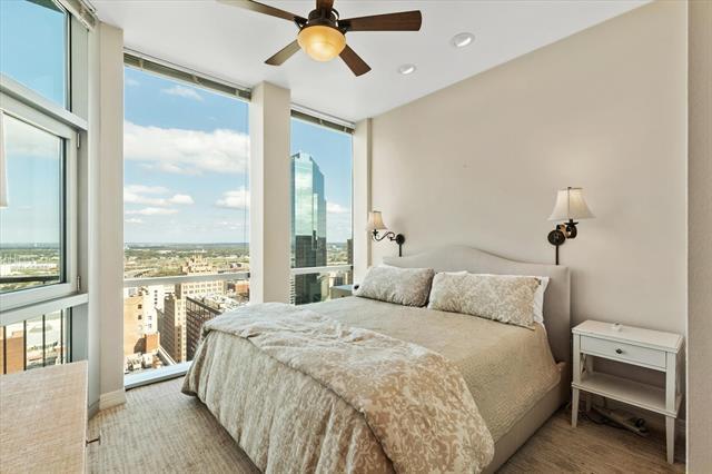 Building Photo - 500 Throckmorton St