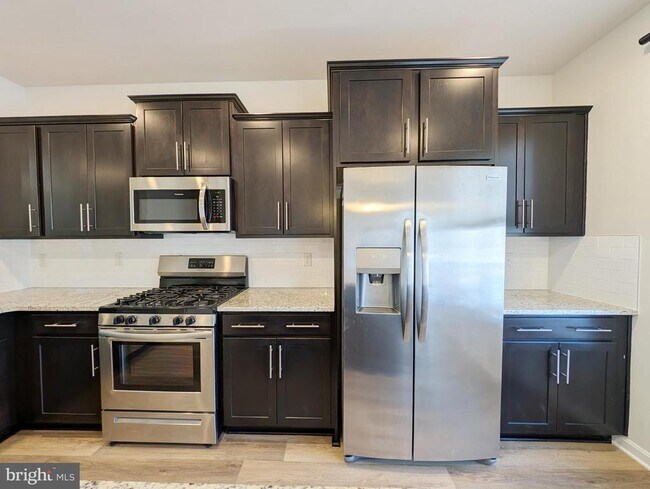 Building Photo - 3106 Laurel Hl Rd