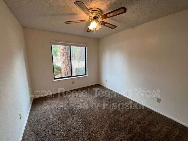 Building Photo - 2721 N Walnut Hills Dr