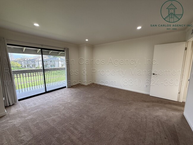 Building Photo - Newly Updated Two Bedroom Arroyo Carmel Townhouse