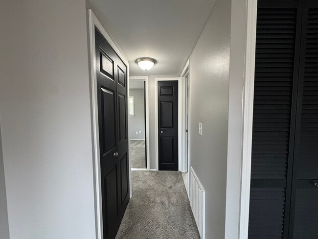 Building Photo - 4431 Oakwood