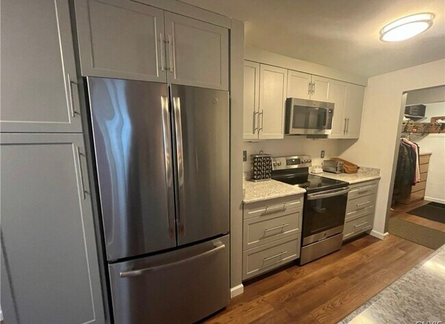 Building Photo - 443 Idlewood Blvd