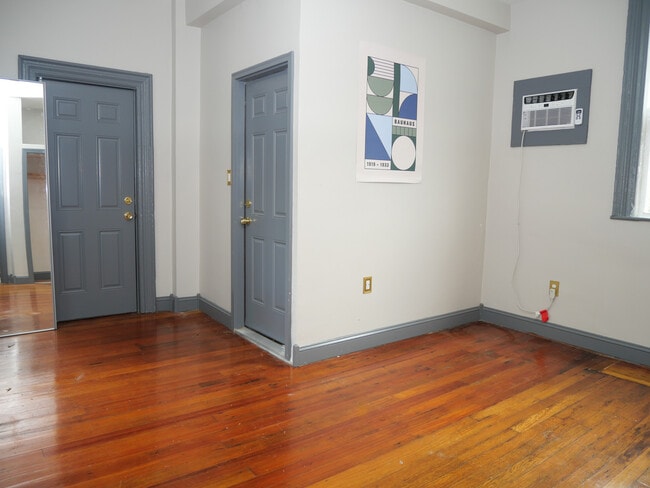 Building Photo - 140 Trenton St