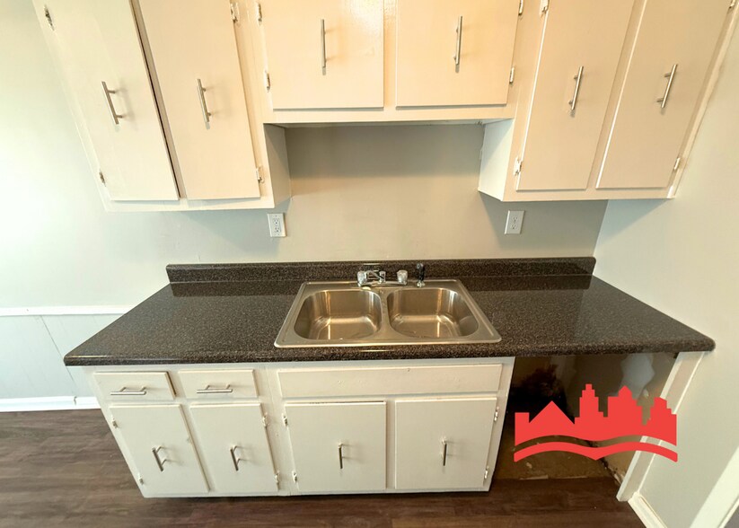 Building Photo - 19 Sullivan Dr