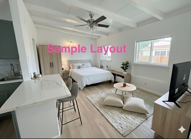 Building Photo - 13690 Old 215 Frontage Rd