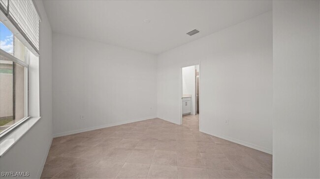 Building Photo - 14730 White Pearl Rd