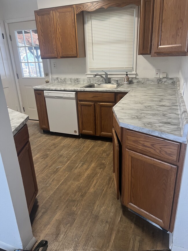 Building Photo - 5524 N Audubon St